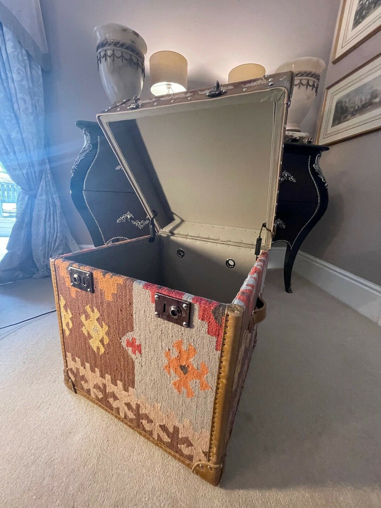 Superb Andrew Martin Kilim oversized storage trunk chest rrp £1650