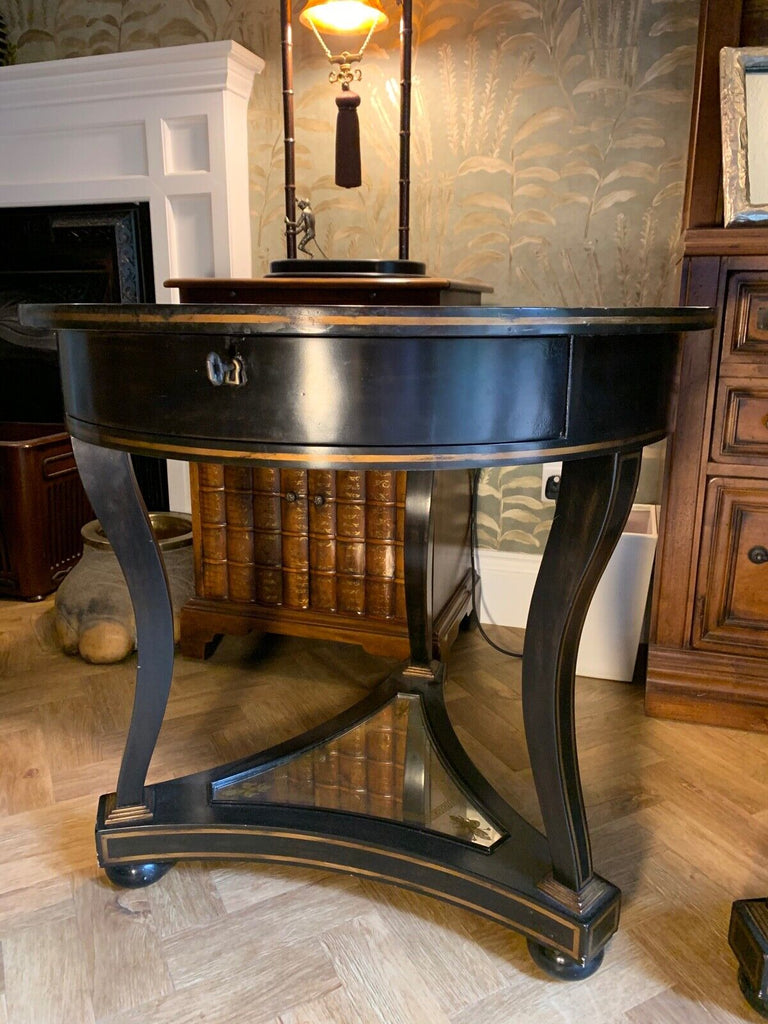 SUPRB John Richard Fine furnishing round Eglomise side table rrp £3200. B