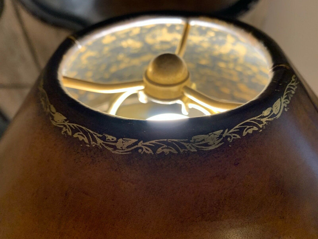 Impressive Maitland Smith Large table lamp, leather and metallic shade