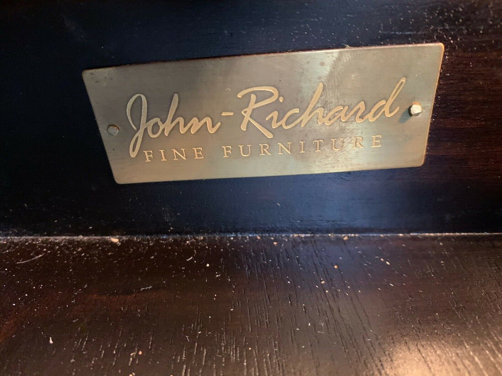 SUPRB John Richard Fine furnishing round Eglomise side table rrp £3200. B