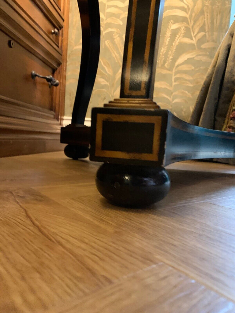 SUPRB John Richard Fine furnishing round Eglomise side table rrp £3200. B