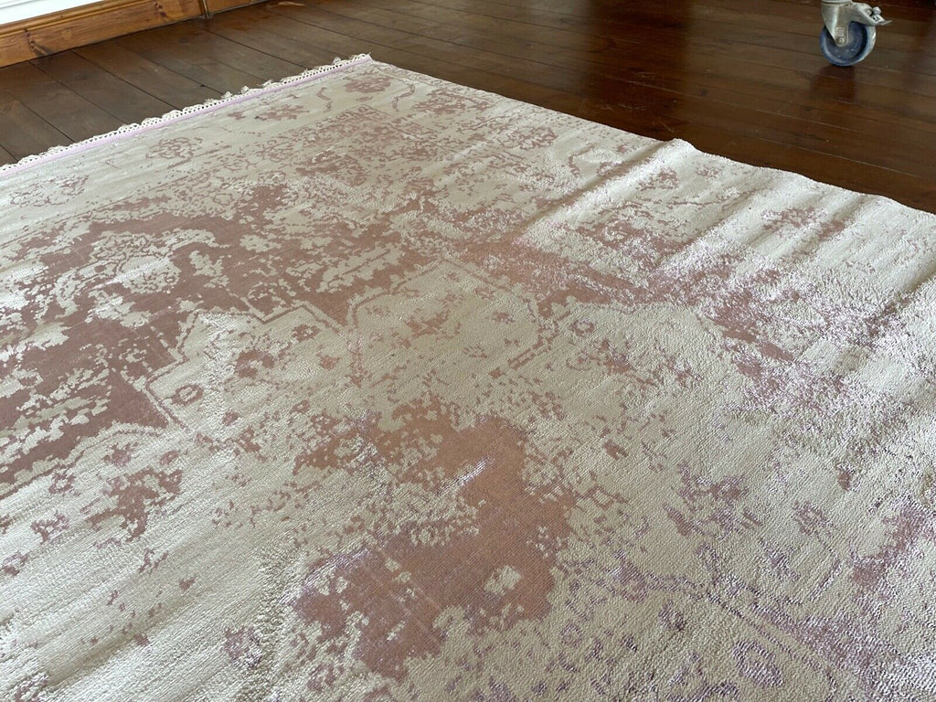 Unused Katherine Carnaby Vintage Pink rug 200cm by 290cm rrp £1600