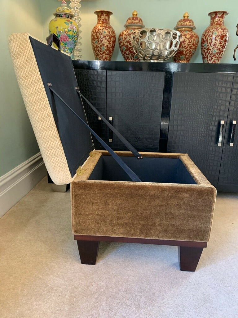 Ex Display George Smith Empire ottoman chest in Lee Jofa Fabric rrp £1950