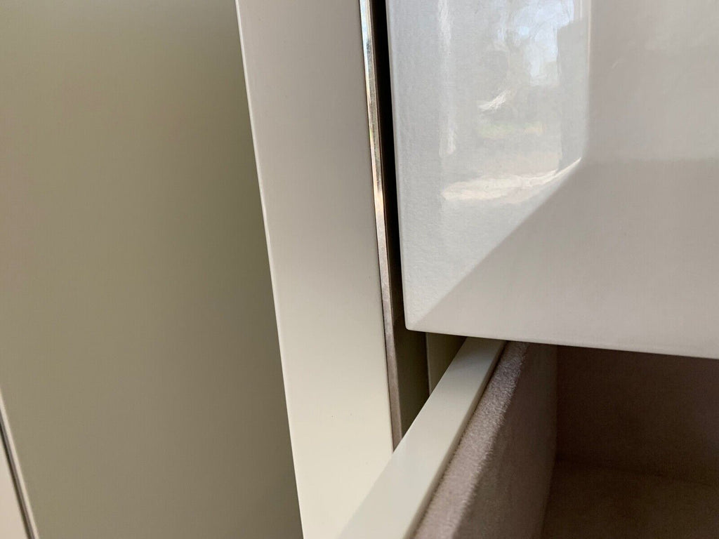 Bill Cleyndert & Company White Marble pearlized pair of bedside chest rrp£30,000